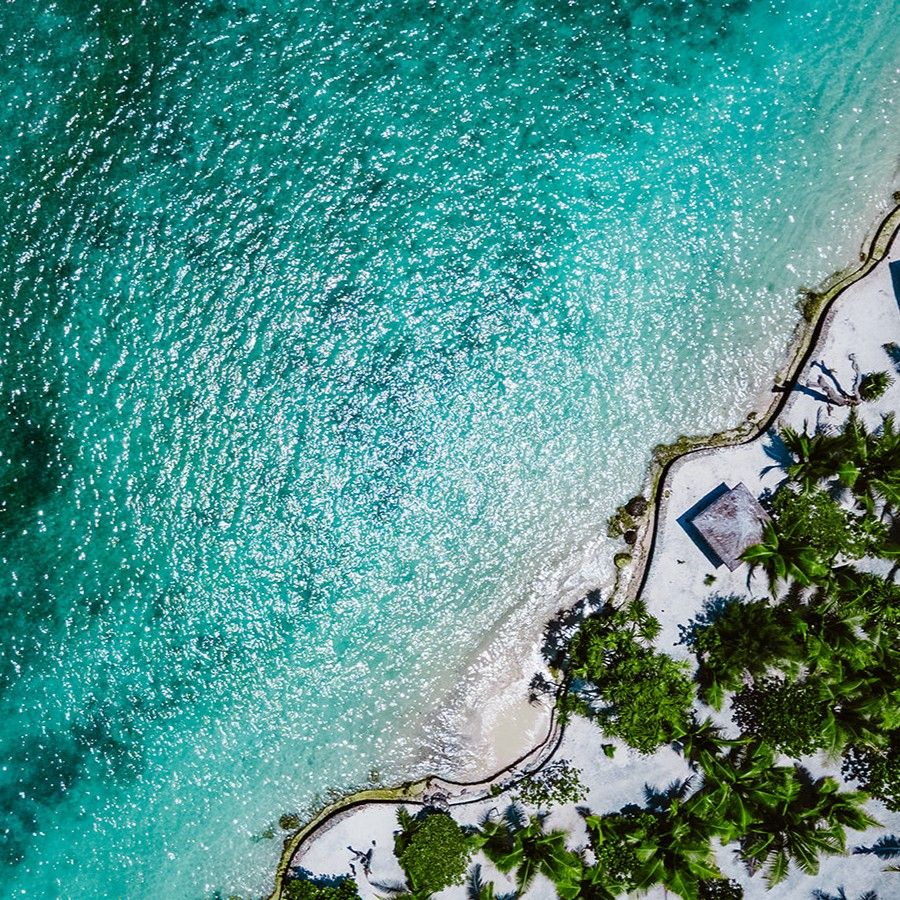 Aerial view of pristine tropical coastline — Vanuatu fishing charter destination